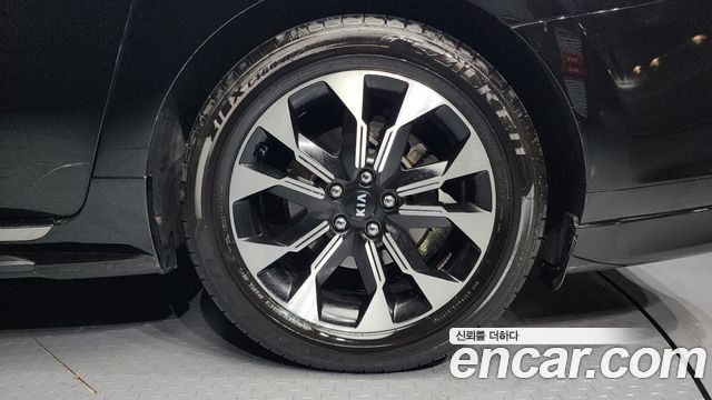 Kia Carnival 2018 thumb 6