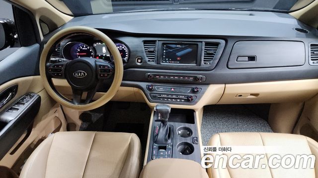 Kia Carnival 2018 thumb 8