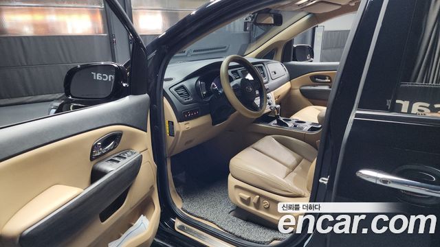 Kia Carnival 2018 thumb 11