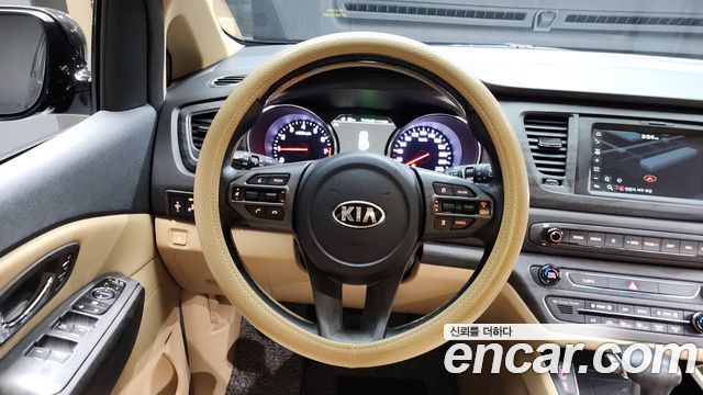 Kia Carnival 2018 thumb 12