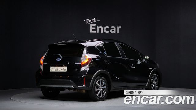Toyota Prius 2020 thumb 2