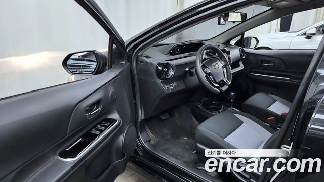 Toyota Prius 2020 thumb 10