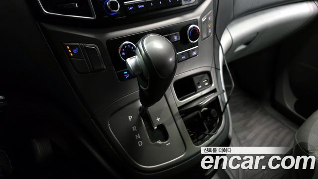 Hyundai Starex 2017 thumb 10