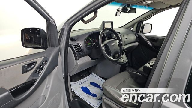 Hyundai Starex 2011 thumb 11
