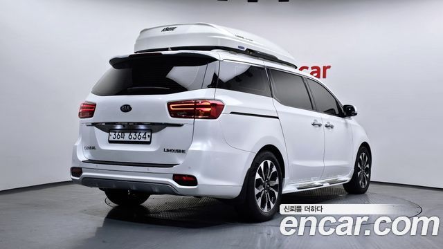 Kia Carnival 2018 thumb 3
