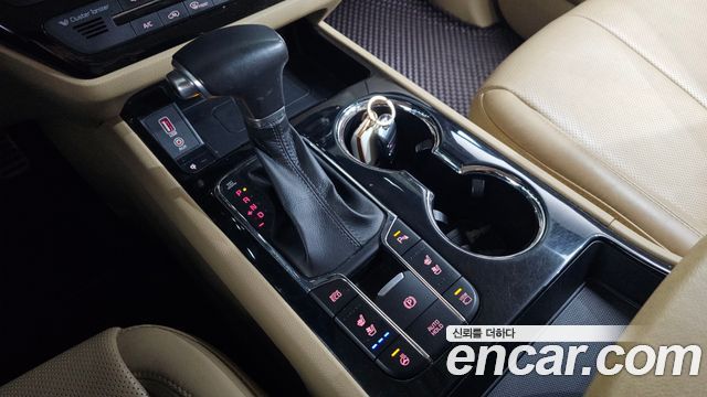 Kia Carnival 2018 thumb 10
