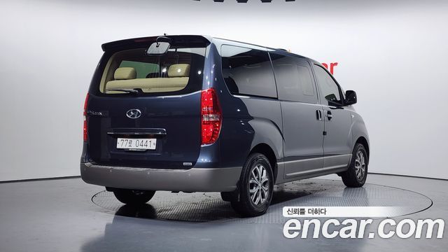 Hyundai Starex 2017 thumb 2