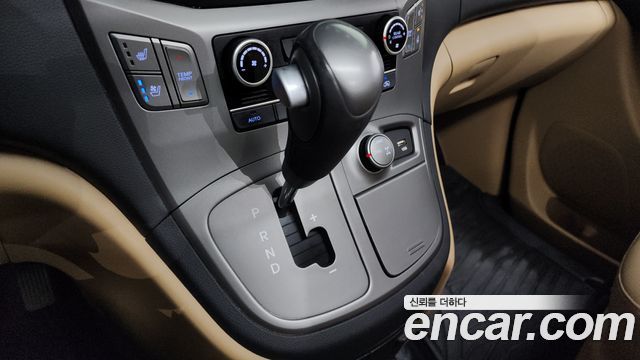 Hyundai Starex 2017 thumb 9