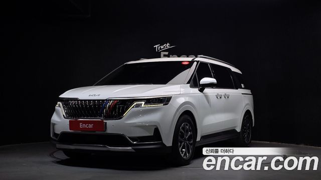 Kia Carnival 2023 thumb 2