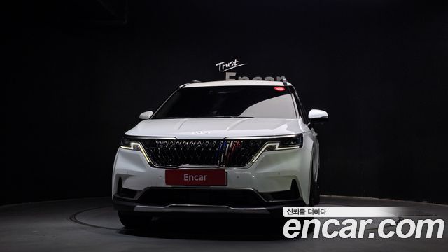 Kia Carnival 2023 thumb 3