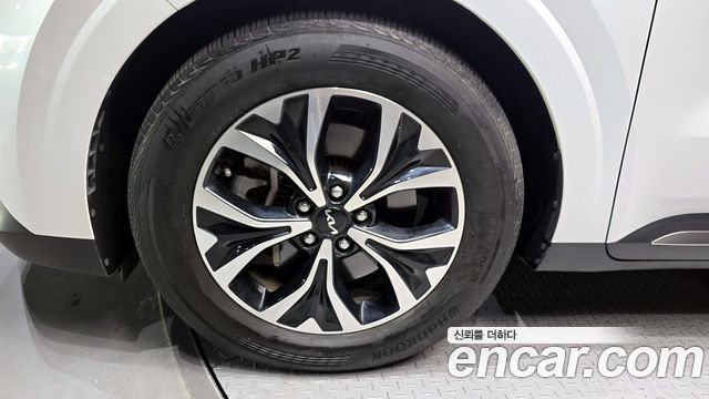 Kia Carnival 2023 thumb 5