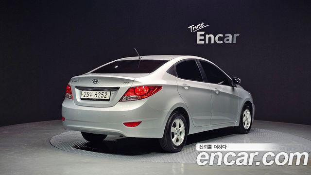 Hyundai Accent 2011 thumb 3