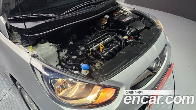 Hyundai Accent 2011 thumb 7
