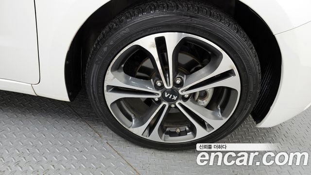 Kia K3 2013 thumb 6