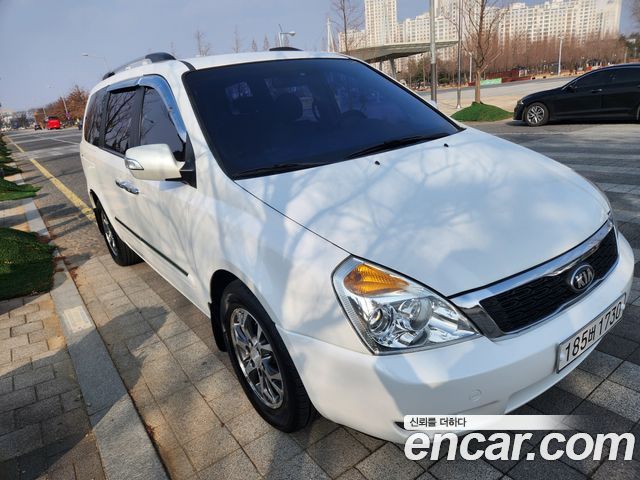 Kia Carnival 2014 thumb 2