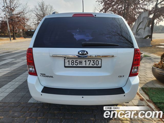 Kia Carnival 2014 thumb 4