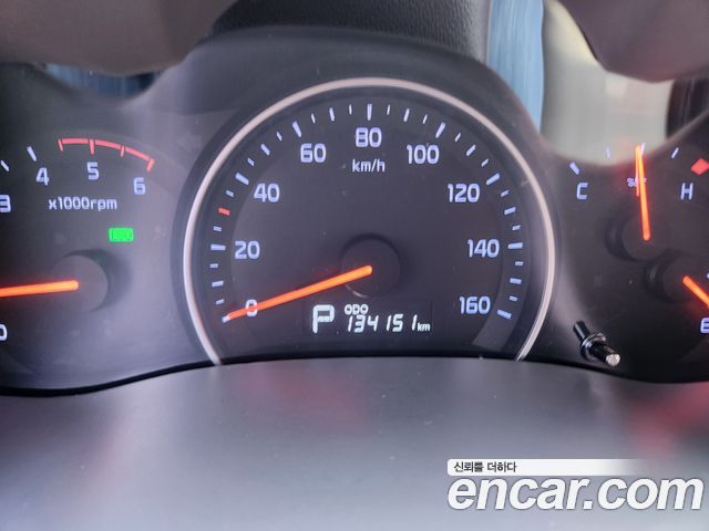 Kia Carnival 2014 thumb 8