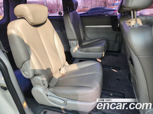 Kia Carnival 2014 thumb 10