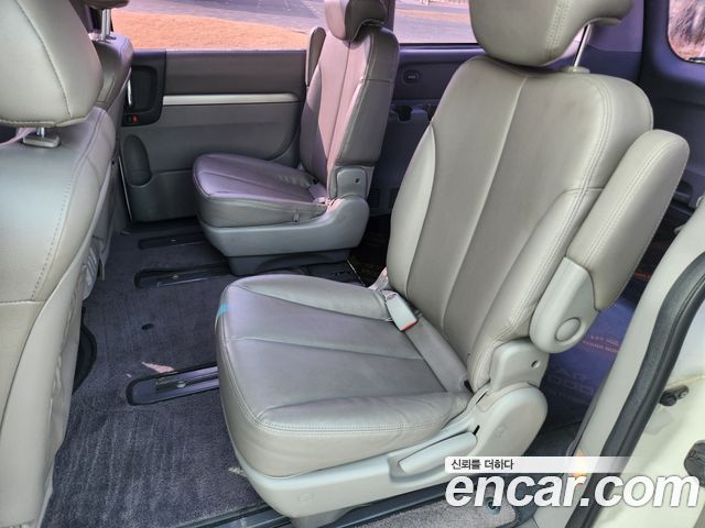 Kia Carnival 2014 thumb 12