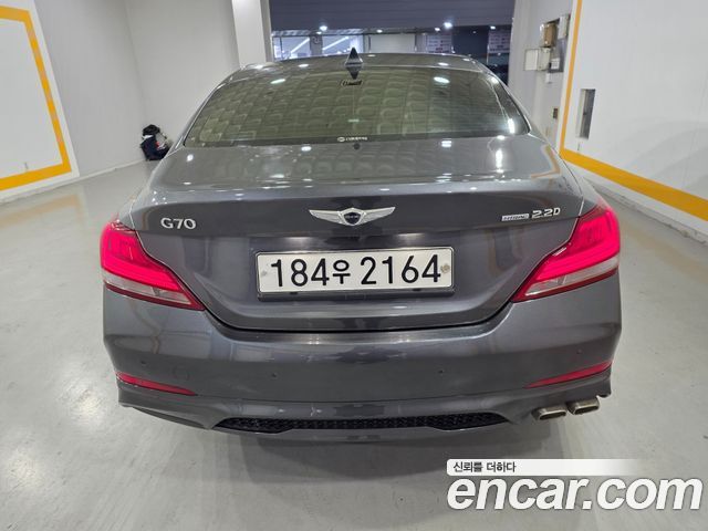 Genesis G70 2018 thumb 6