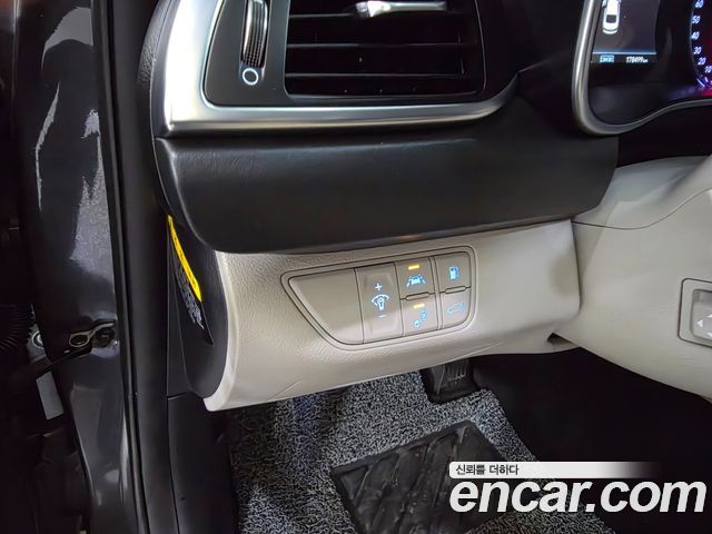 Genesis G70 2018 thumb 10