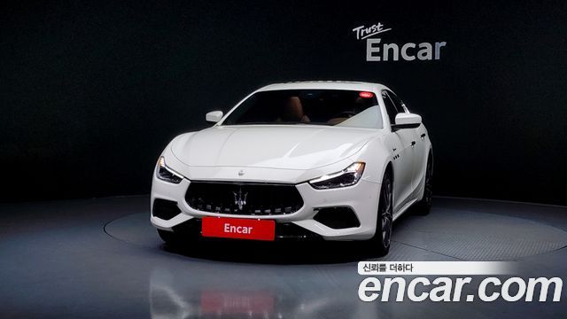 Maserati Ghibli 2022 thumb 4