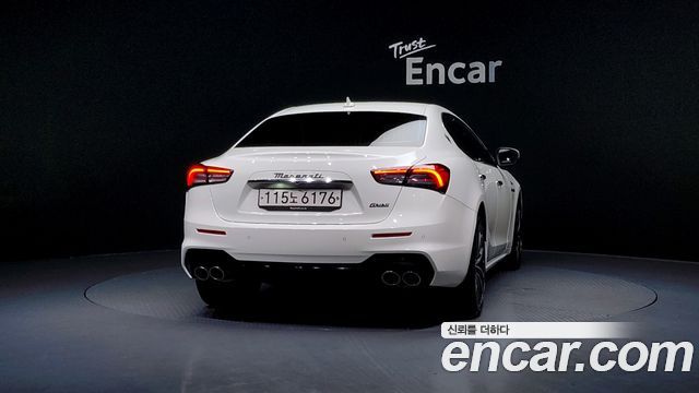 Maserati Ghibli 2022 thumb 5