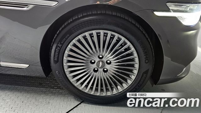 Genesis G90 2019 thumb 6