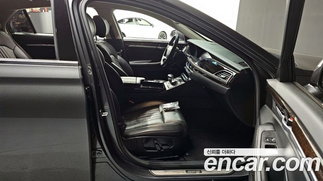 Genesis G90 2019 thumb 11