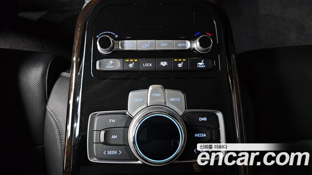 Genesis G90 2019 thumb 12