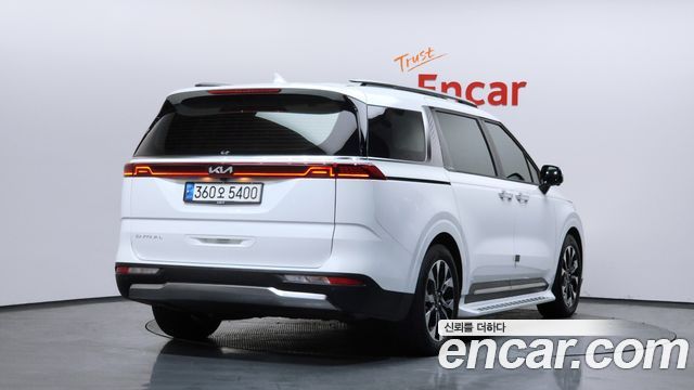 Kia Carnival 2021 thumb 2