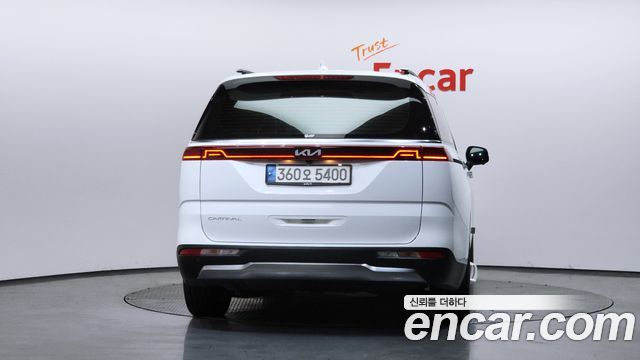 Kia Carnival 2021 thumb 4