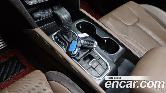 Hyundai Santa Fe 2018 thumb 9