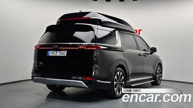 Kia Carnival 2021 thumb 3