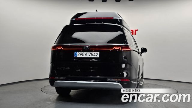 Kia Carnival 2021 thumb 5