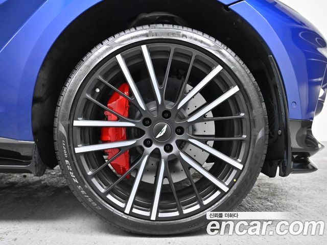 Aston Martin DBX 2023 thumb 5