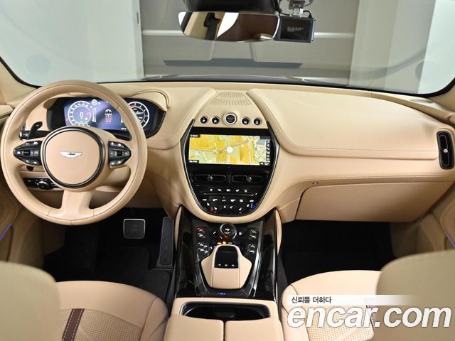 Aston Martin DBX 2023 thumb 7