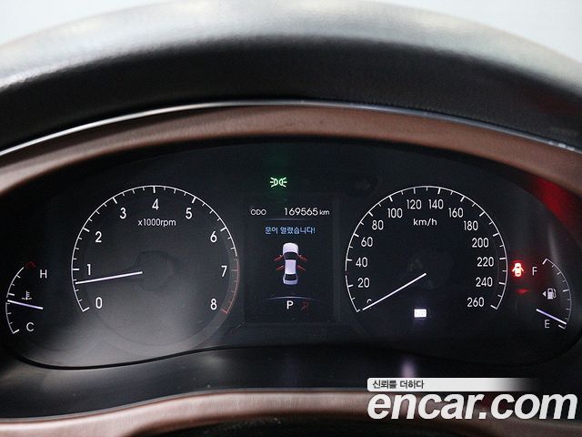 Hyundai Genesis 2011 thumb 6