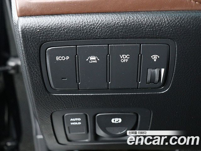 Hyundai Genesis 2011 thumb 11