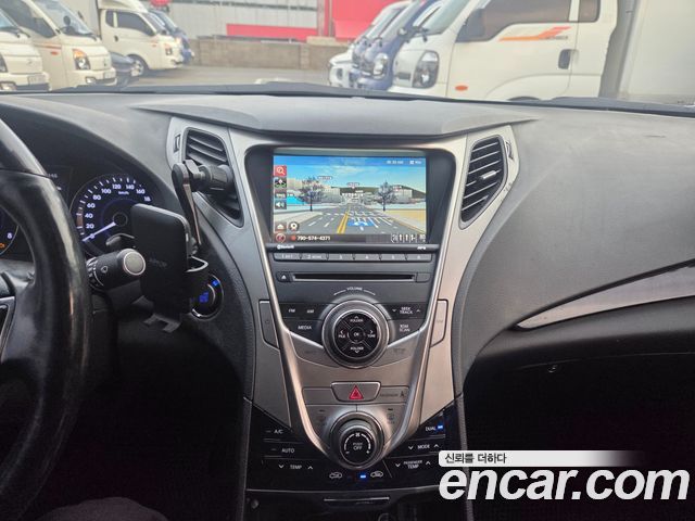 Hyundai Grandeur 2011 thumb 10