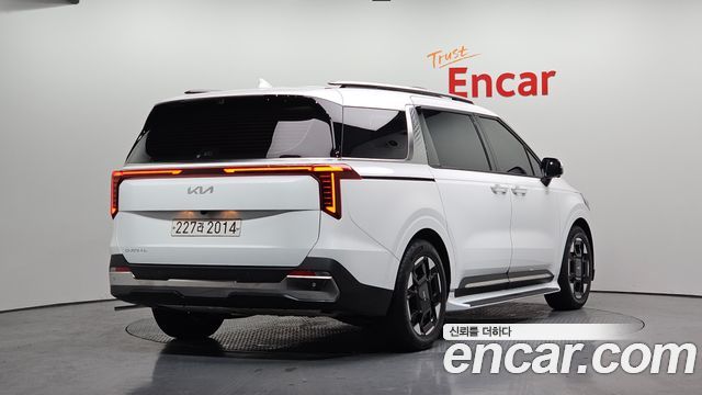 Kia Carnival 2023 thumb 3