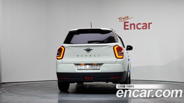 SsangYong Tivoli 2019 thumb 4