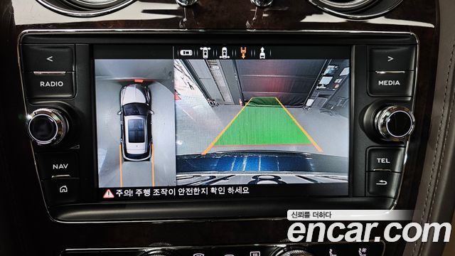 Bentley Bentayga 2020 thumb 7