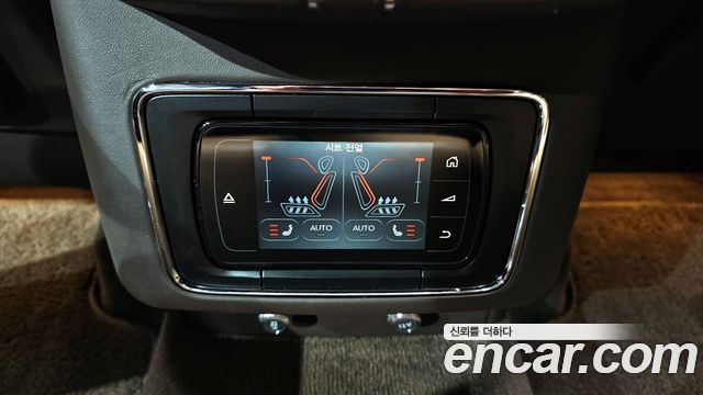 Bentley Bentayga 2020 thumb 10