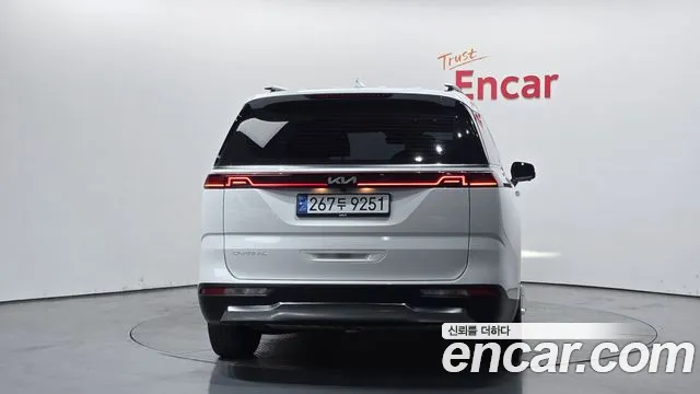 Kia Carnival 2023 thumb 5