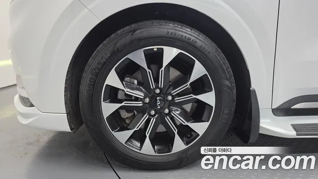 Kia Carnival 2023 thumb 6