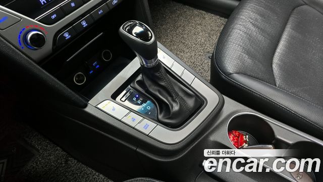 Hyundai Avante 2016 thumb 10