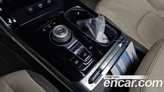 Kia Carnival 2021 thumb 10