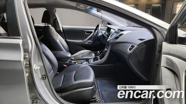 Hyundai Avante 2013 thumb 10