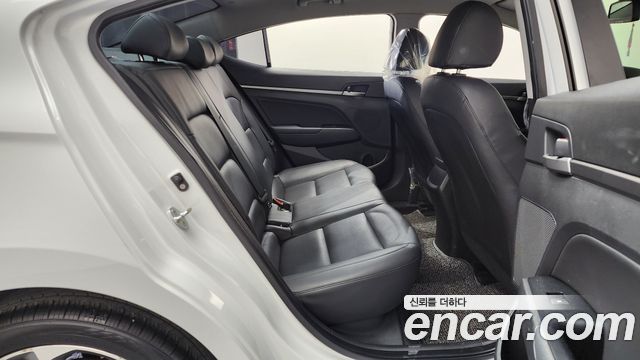 Hyundai Avante 2018 thumb 12